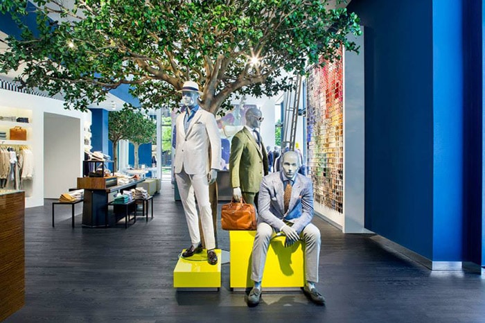 Suitsupply onderhandelt over 130 miljoen euro extra Suitsupply onderhandelt over 130 miljoen euro extra