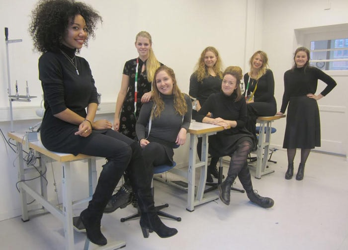 Het Amsterdam Fashion Week debuut van... Anbasja Blanken Het Amsterdam Fashion Week debuut van... Anbasja Blanken