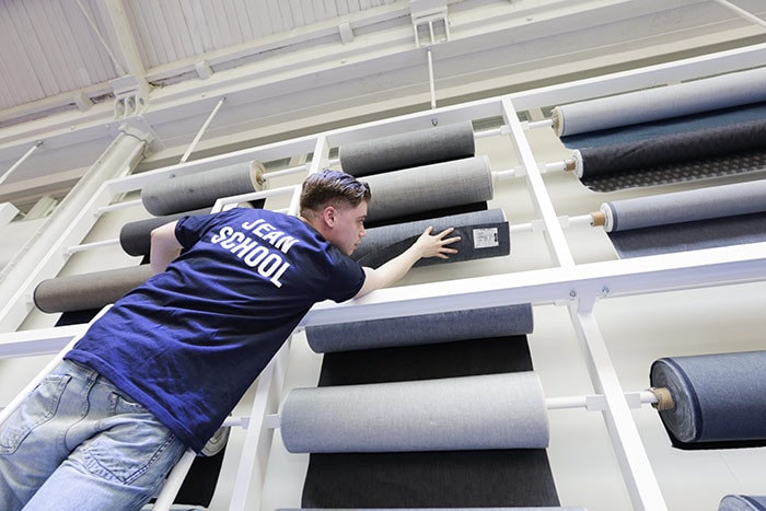 Denim City geopend: ‘Een half jaar geleden was ’t nog een lekkende, oude fabriek' Denim City geopend: ‘Een half jaar geleden was ’t nog een lekkende, oude fabriek'