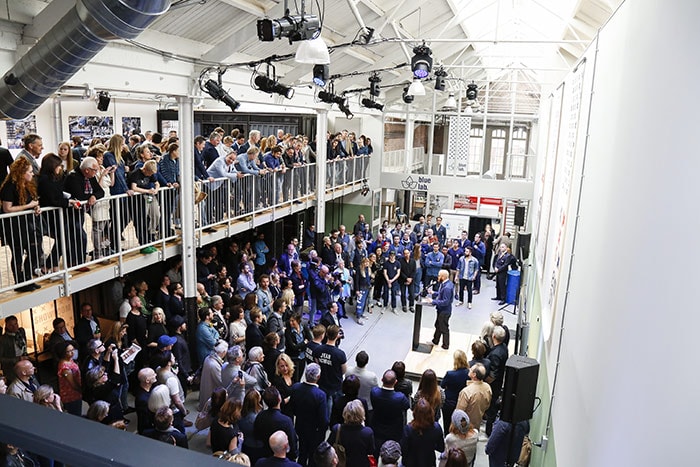 Denim City geopend: ‘Een half jaar geleden was ’t nog een lekkende, oude fabriek' Denim City geopend: ‘Een half jaar geleden was ’t nog een lekkende, oude fabriek'