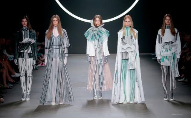 Bescheidenheid siert de catwalk bij Lichting winnares Nikki Duijst Bescheidenheid siert de catwalk bij Lichting winnares Nikki Duijst