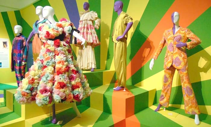 Ode aan de Nederlandse Mode: een reis door de modegeschiedenis Ode aan de Nederlandse Mode: een reis door de modegeschiedenis