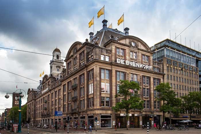 De Bijenkorf zet premium strategie door met vernieuwde luxe afdeling De Bijenkorf zet premium strategie door met vernieuwde luxe afdeling