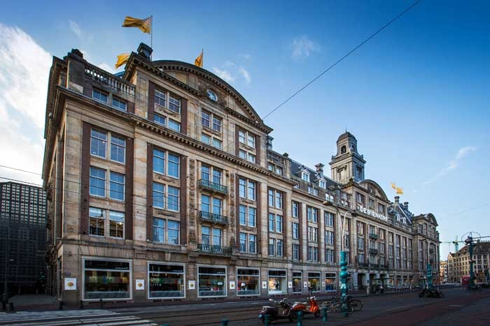 De Bijenkorf zet premium strategie door met vernieuwde luxe afdeling De Bijenkorf zet premium strategie door met vernieuwde luxe afdeling