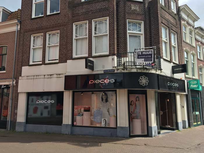 ABN Amro: Aantal passanten winkelstraat loopt terug ABN Amro: Aantal passanten winkelstraat loopt terug