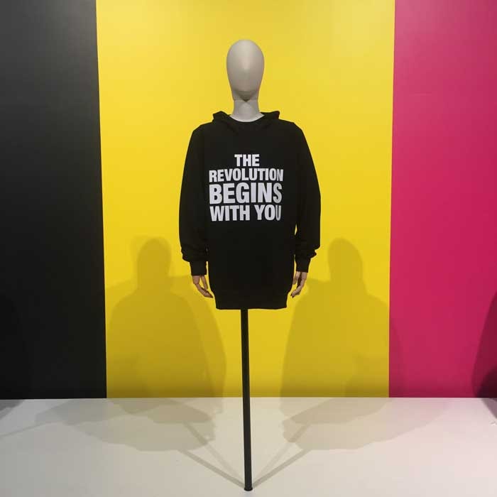 (Behind) the clothes: een expo met een missie (Behind) the clothes: een expo met een missie
