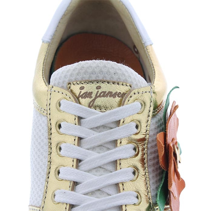 Jan Jansen ontwerpt een gouden schoen voor Nijmeegse Vierdaagse Jan Jansen ontwerpt een gouden schoen voor Nijmeegse Vierdaagse