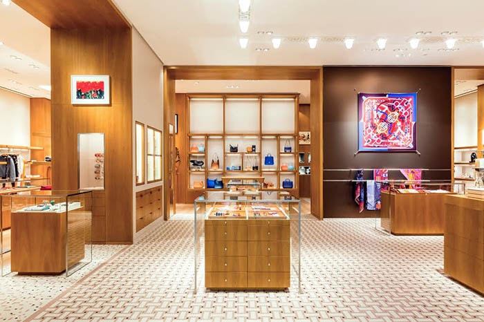 Hermès opent ‘wasstraat’ in de Bijenkorf in Amsterdam Hermès opent ‘wasstraat’ in de Bijenkorf in Amsterdam