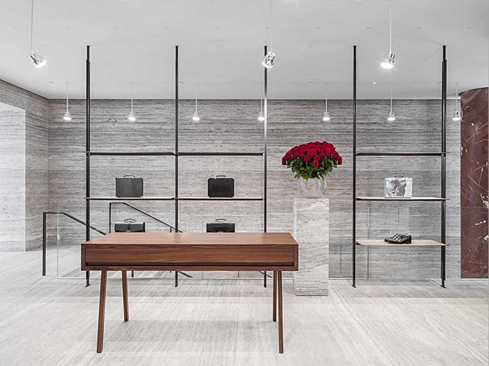 Kijken: Nieuw winkelconcept van Brioni in Parijs Kijken: Nieuw winkelconcept van Brioni in Parijs