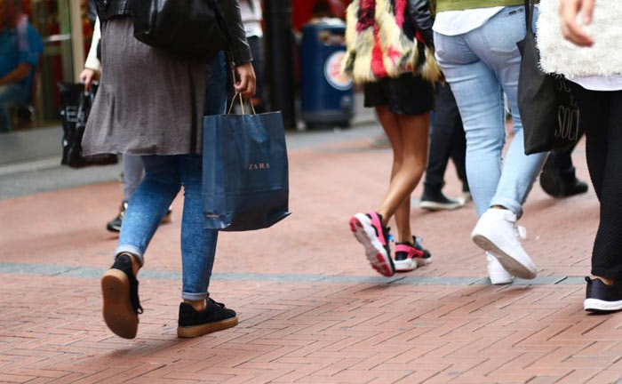 Omzet Inditex groeit met 11 procent in H1 2016, winst met 8 procent Omzet Inditex groeit met 11 procent in H1 2016, winst met 8 procent