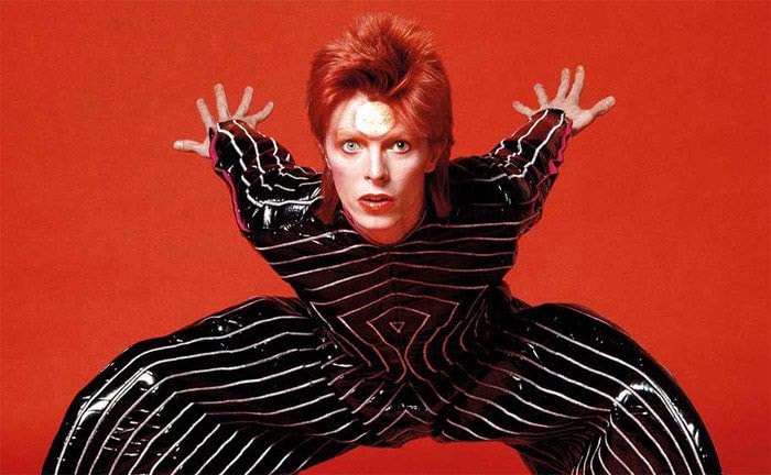 David Bowie: de dood van een mode-icoon David Bowie: de dood van een mode-icoon