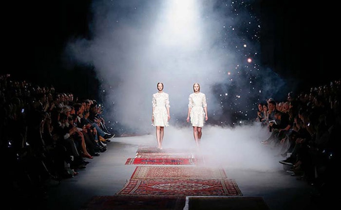 Overzicht: dit was de 24e editie van Amsterdam Fashion Week Overzicht: dit was de 24e editie van Amsterdam Fashion Week