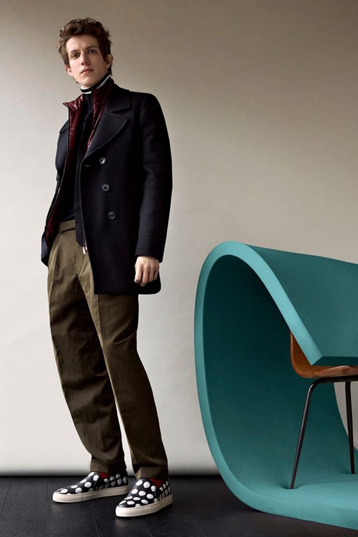 Paul Smith combineert mannen- en vrouwencollecties in Parijs Paul Smith combineert mannen- en vrouwencollecties in Parijs