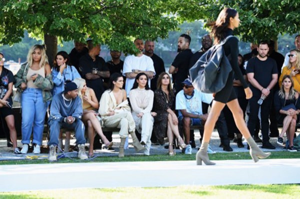 2016: Het jaar in modefoto's Yeez Louise ZAMAN FASHION | SNEAKERS | SPORT