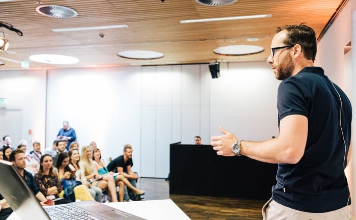 Vier vragen aan Peter Langenkamp van Kleding.nl Vier vragen aan Peter Langenkamp van Kleding.nl