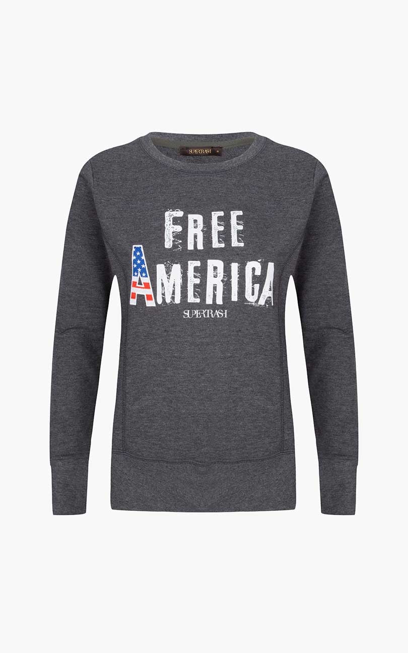 Supertrash lanceert protestcollectie tegen Trump Supertrash lanceert protestcollectie tegen Trump