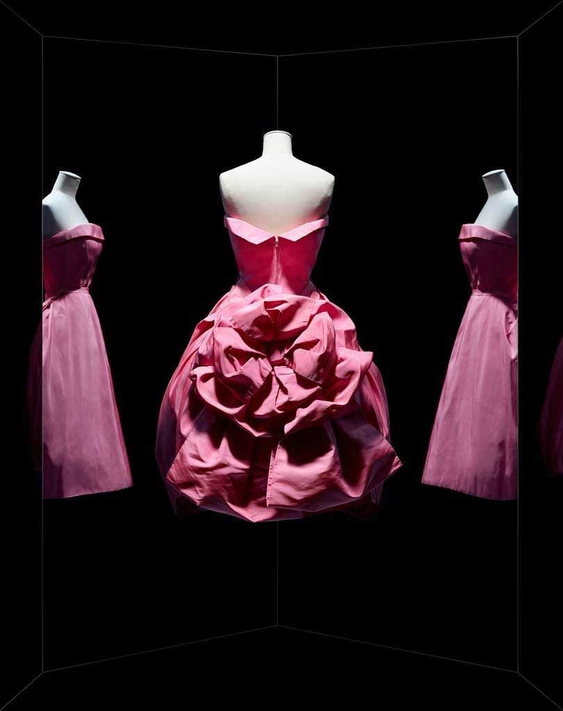 Retrospectief Christian Dior deze zomer in Parijs Retrospectief Christian Dior deze zomer in Parijs