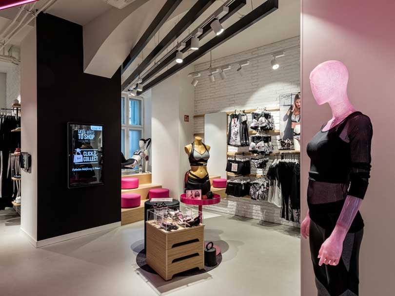 Hunkemöller opent eerste sportwinkel HKMX in Berlijn Hunkemöller opent eerste sportwinkel HKMX in Berlijn