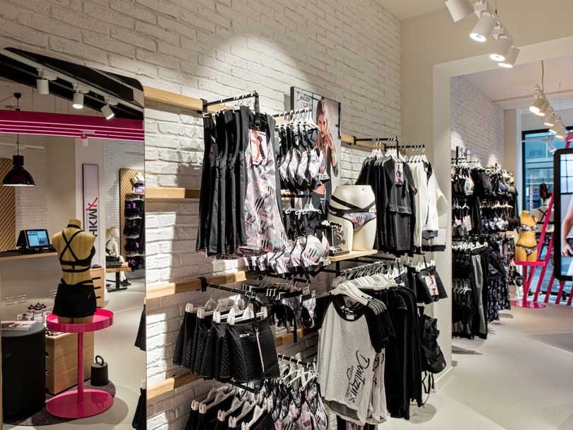 Hunkemöller opent eerste sportwinkel HKMX in Berlijn Hunkemöller opent eerste sportwinkel HKMX in Berlijn