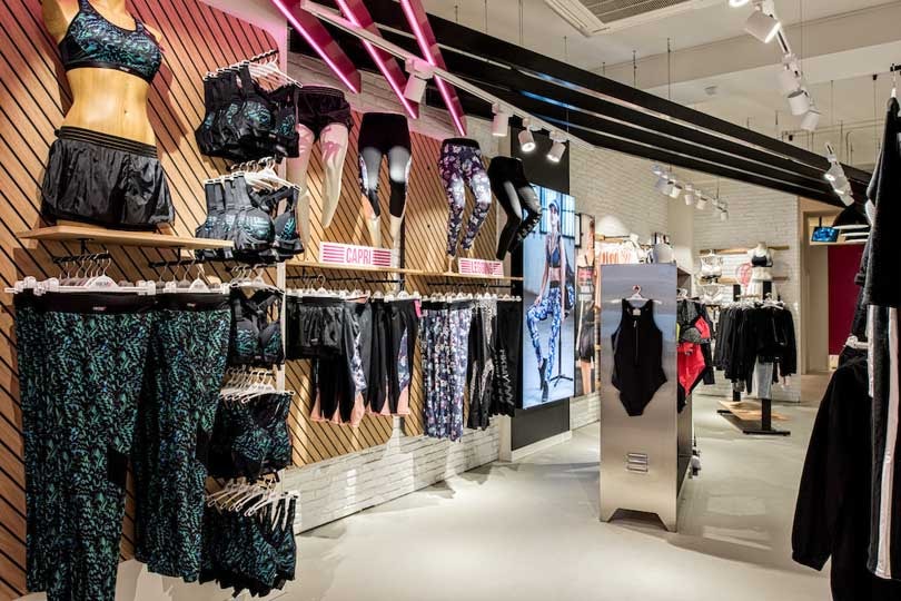 Hunkemöller opent eerste sportwinkel HKMX in Berlijn Hunkemöller opent eerste sportwinkel HKMX in Berlijn