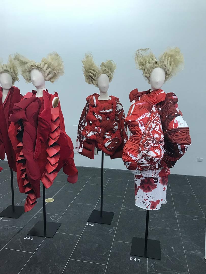Tentoonstelling over Comme des Garçons’ Rei Kawakubo geopend Tentoonstelling over Comme des Garçons’ Rei Kawakubo geopend