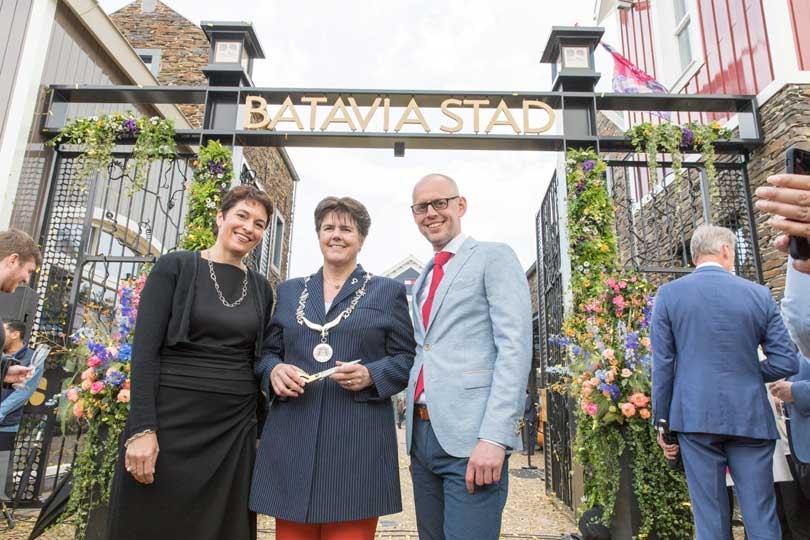 Batavia Stad opent nieuwe uitbreiding met 45 extra winkels Batavia Stad opent nieuwe uitbreiding met 45 extra winkels