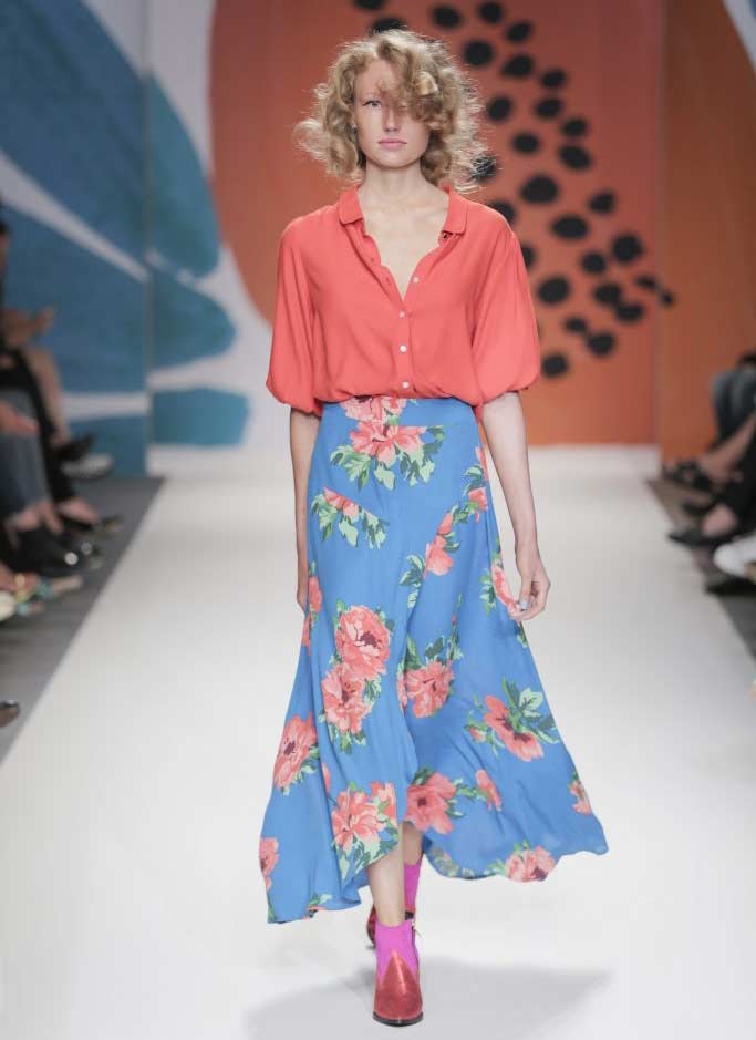In Beeld: Kleurrijke eerste modeshow van Fabienne Chapot In Beeld: Kleurrijke eerste modeshow van Fabienne Chapot