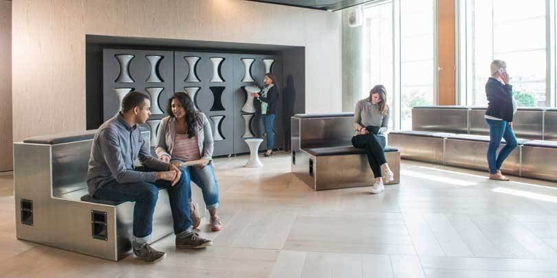 Kijken: de Tech Hub van Yoox a Net-a-Porter Kijken: de Tech Hub van Yoox a Net-a-Porter