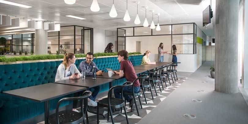 Kijken: de Tech Hub van Yoox a Net-a-Porter Kijken: de Tech Hub van Yoox a Net-a-Porter