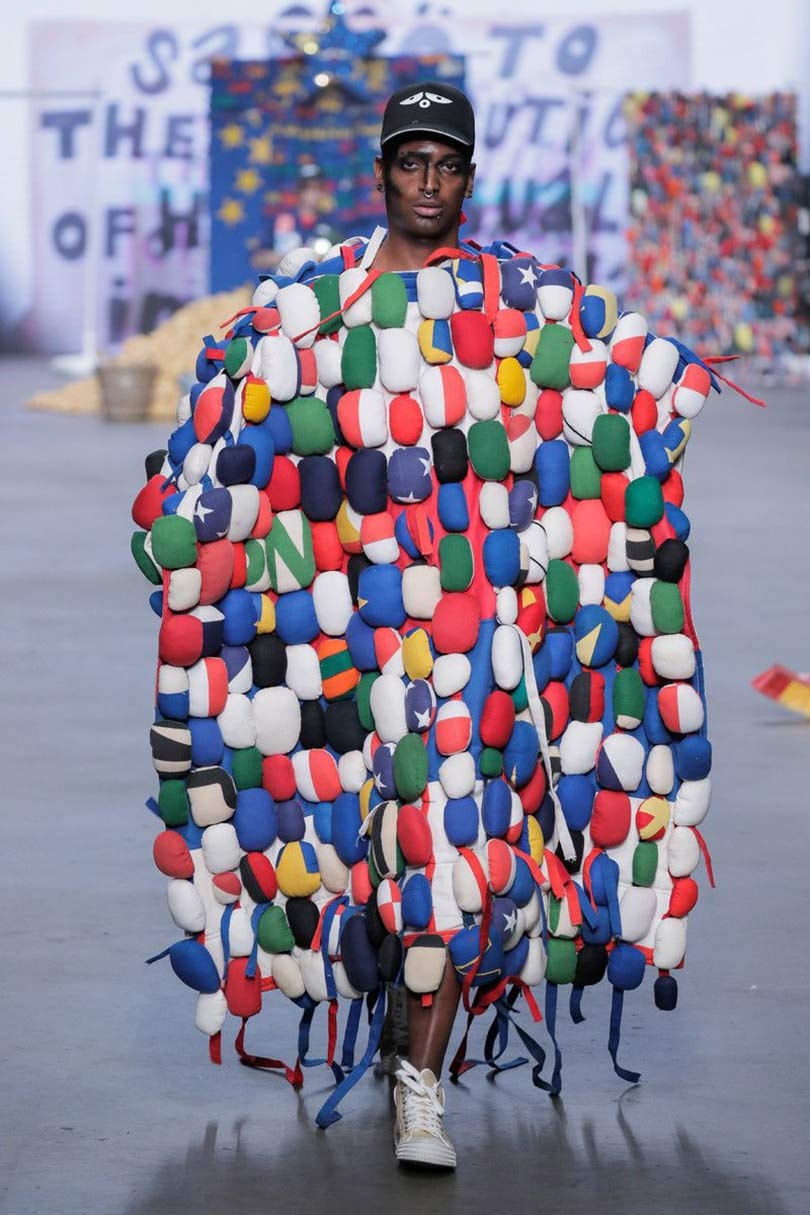 In Beeld: Focus op duurzame mode tijdens Amsterdam Fashion Week In Beeld: Focus op duurzame mode tijdens Amsterdam Fashion Week
