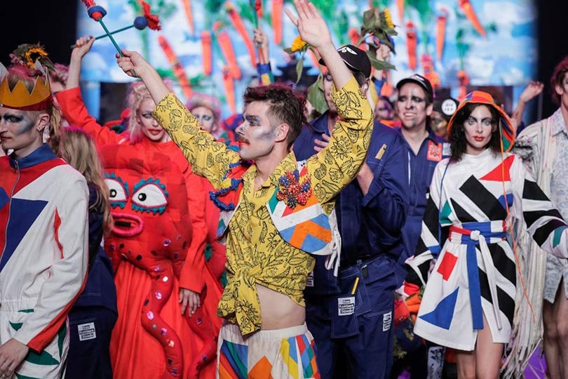 In Beeld: Focus op duurzame mode tijdens Amsterdam Fashion Week In Beeld: Focus op duurzame mode tijdens Amsterdam Fashion Week