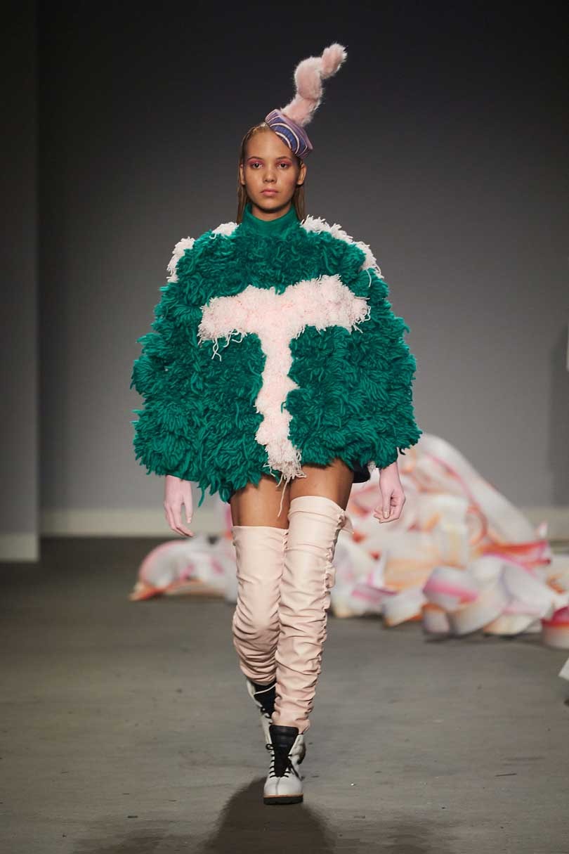 In Beeld: Focus op duurzame mode tijdens Amsterdam Fashion Week In Beeld: Focus op duurzame mode tijdens Amsterdam Fashion Week