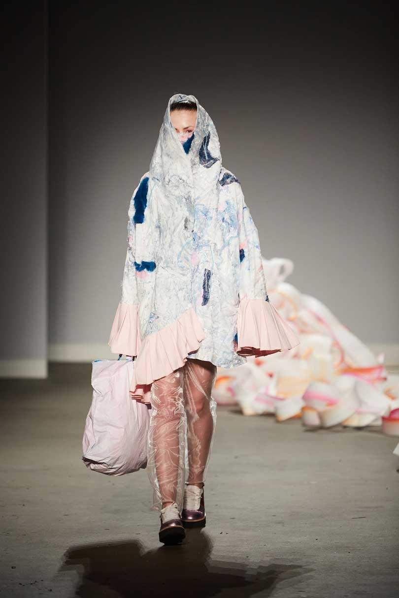 In Beeld: Focus op duurzame mode tijdens Amsterdam Fashion Week In Beeld: Focus op duurzame mode tijdens Amsterdam Fashion Week