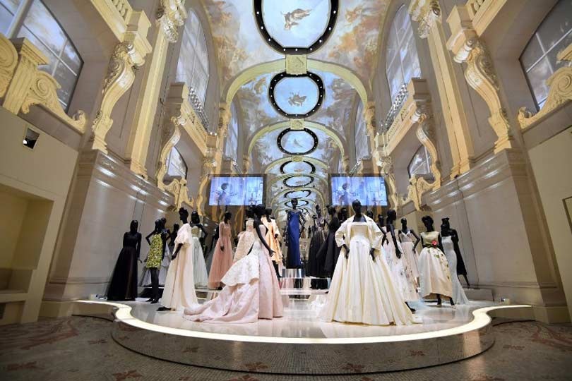 In Beeld: Christian Dior, Couturier du Rêve In Beeld: Christian Dior, Couturier du Rêve