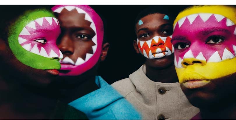 Kijken: Tentoonstelling The Power of Masks door Walter van Beirendonck Kijken: Tentoonstelling The Power of Masks door Walter van Beirendonck