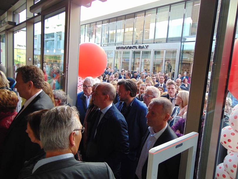 Hema opent eerste grote winkel volgens internationaal concept in Tilburg Hema opent eerste grote winkel volgens internationaal concept in Tilburg