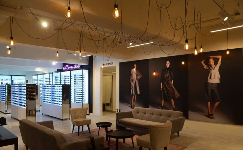 Saks OFF 5TH, Hudson's Bay en Topshop geopend in voormalig V&D pand Rotterdam Saks OFF 5TH, Hudson's Bay en Topshop geopend in voormalig V&D pand Rotterdam