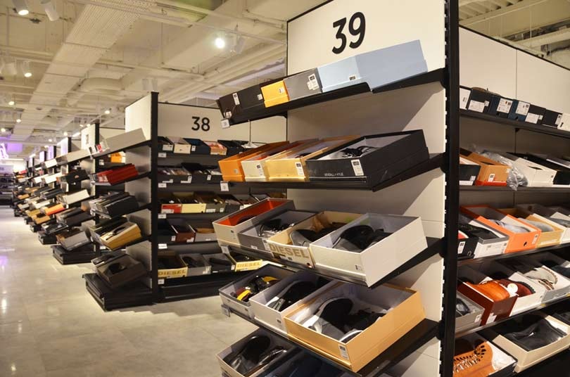 Saks OFF 5TH, Hudson's Bay en Topshop geopend in voormalig V&D pand Rotterdam Saks OFF 5TH, Hudson's Bay en Topshop geopend in voormalig V&D pand Rotterdam