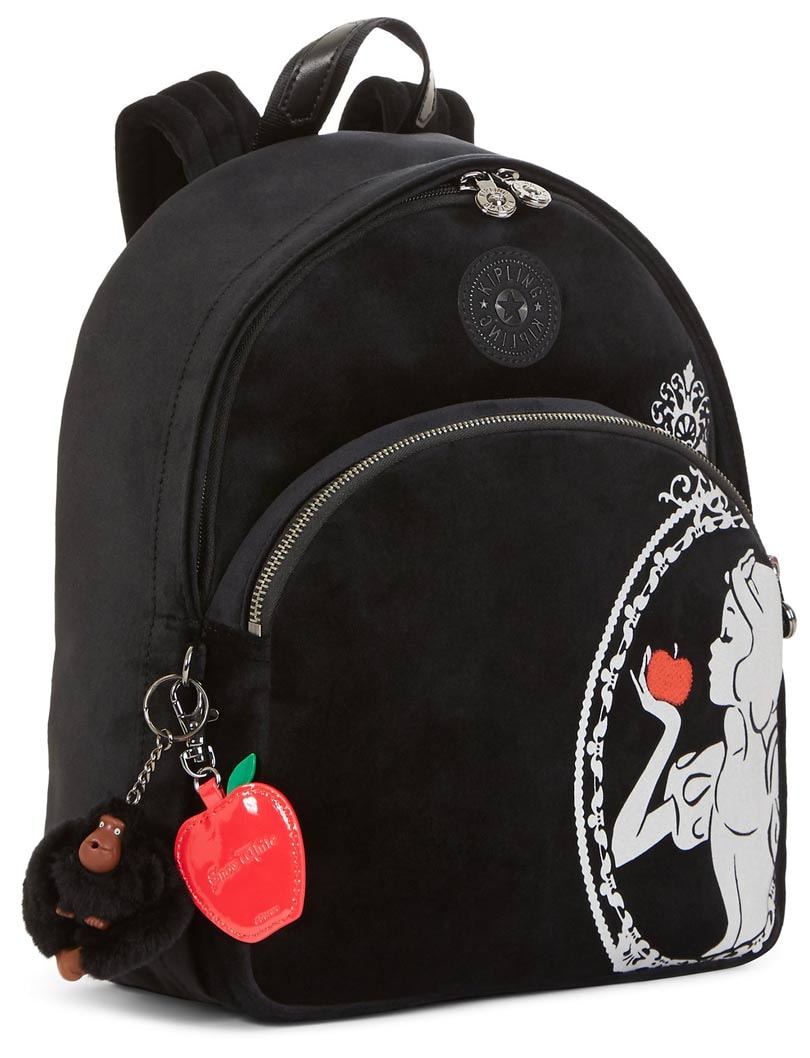 In Beeld: Kipling X Disney lanceren Sneeuwwitje collectie In Beeld: Kipling X Disney lanceren Sneeuwwitje collectie