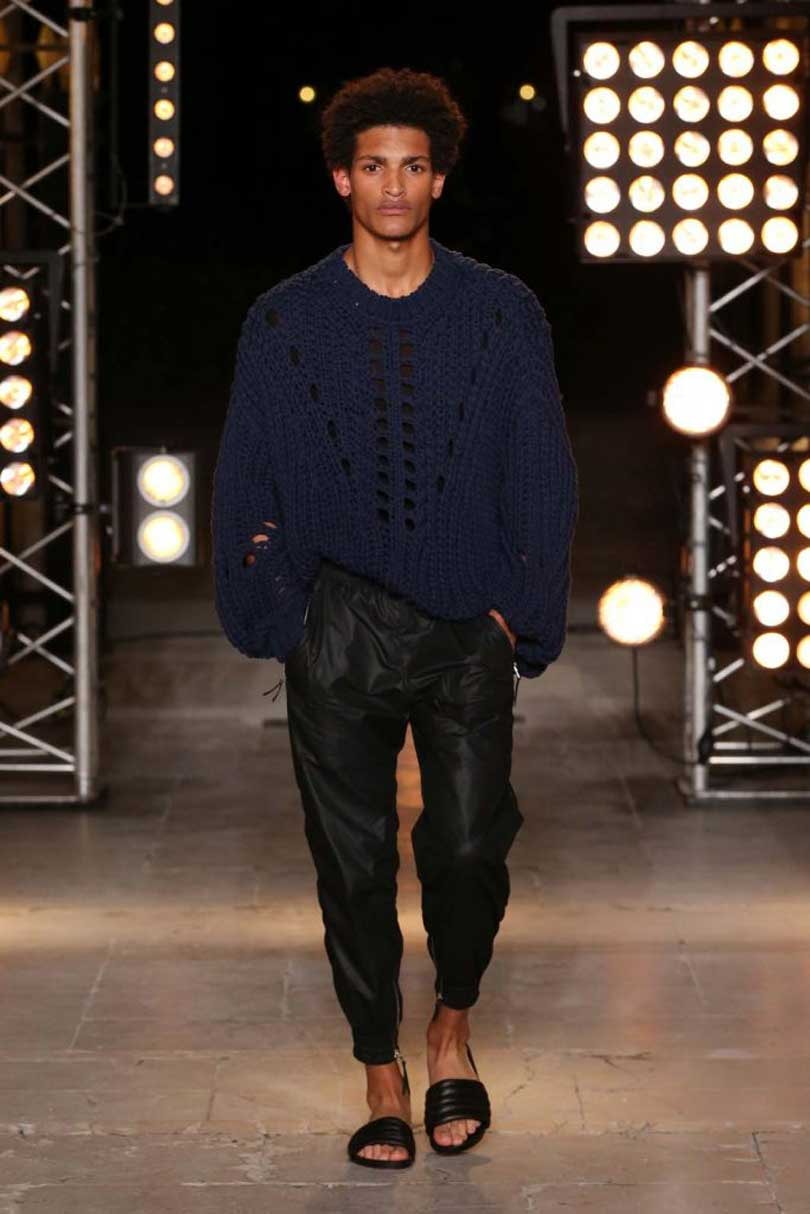 In beeld: Isabel Marant stapt in mannenmode In beeld: Isabel Marant stapt in mannenmode