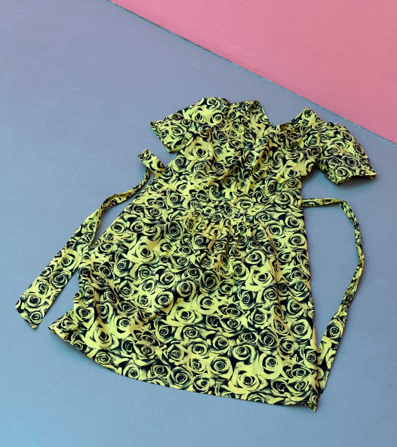 Kijken: Kunstenaar gebruikt kleding Agnès B. voor kunstinstallatie Kijken: Kunstenaar gebruikt kleding Agnès B. voor kunstinstallatie