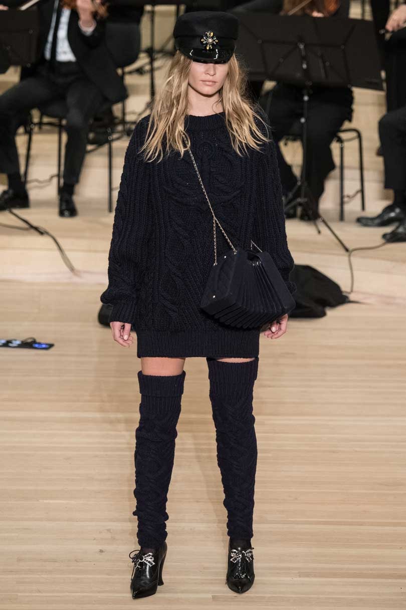 Kijken: Lagerfeld toont Chanel's Métier d’Art in geboortestad Hamburg Kijken: Lagerfeld toont Chanel's Métier d’Art in geboortestad Hamburg