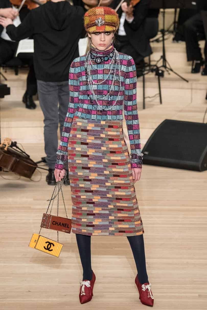 Kijken: Lagerfeld toont Chanel's Métier d’Art in geboortestad Hamburg Kijken: Lagerfeld toont Chanel's Métier d’Art in geboortestad Hamburg