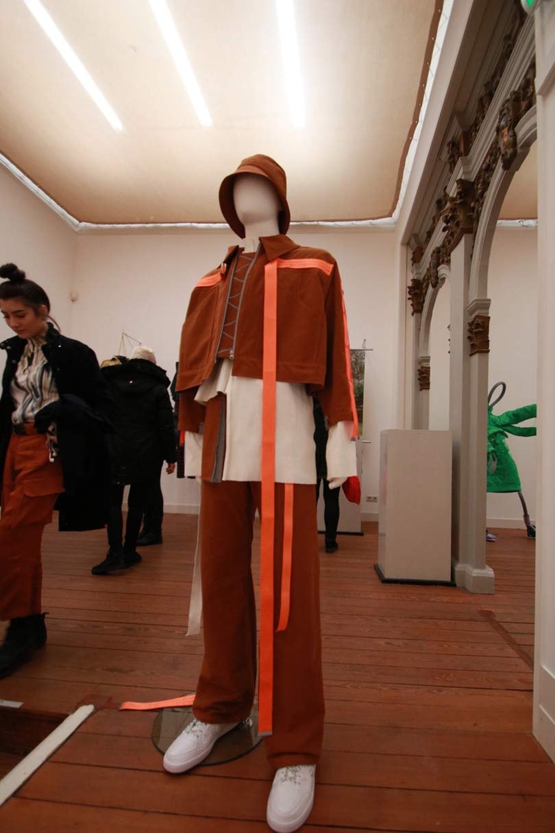 Kijken: Studenten Fashion Design presenteren werk tijdens Disclosure Kijken: Studenten Fashion Design presenteren werk tijdens Disclosure