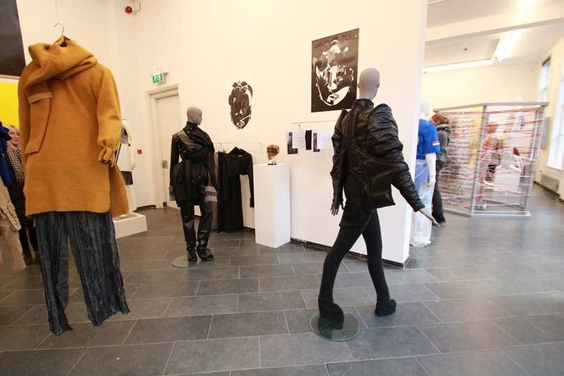 Kijken: Studenten Fashion Design presenteren werk tijdens Disclosure Kijken: Studenten Fashion Design presenteren werk tijdens Disclosure