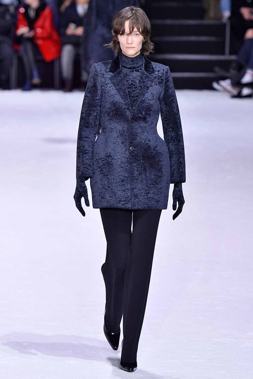 De hoogtepunten van Parijs Fashion Week in beeld en woord De hoogtepunten van Parijs Fashion Week in beeld en woord