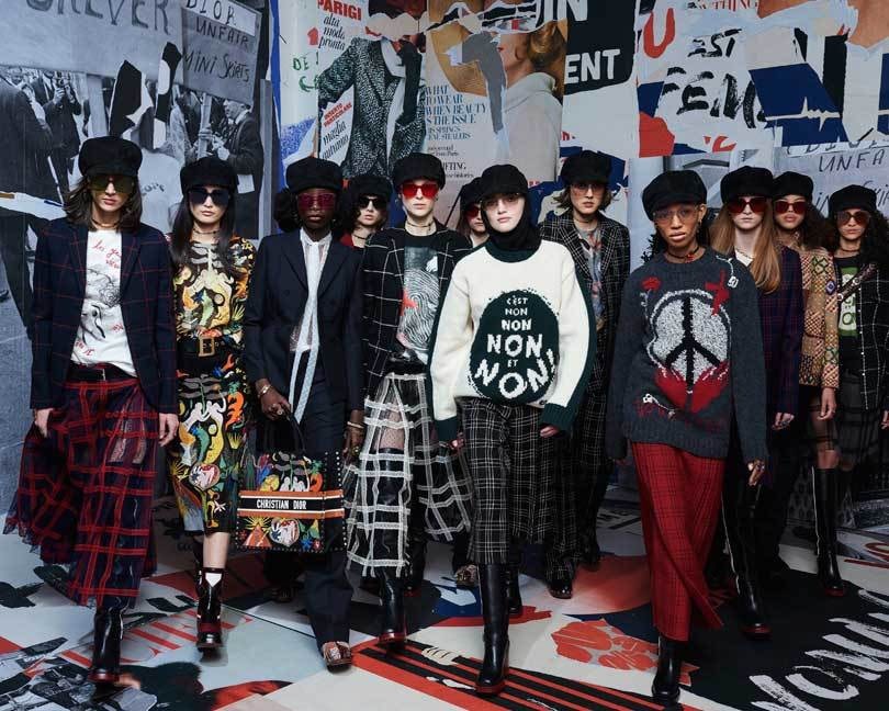 De hoogtepunten van Parijs Fashion Week in beeld en woord De hoogtepunten van Parijs Fashion Week in beeld en woord