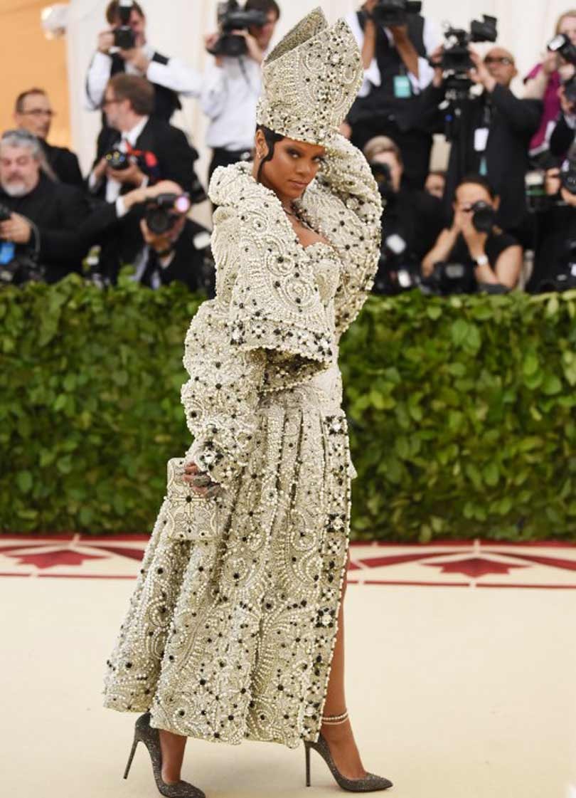 ‘Hemelse’ rode loper looks Met Gala 2018 in beeld ‘Hemelse’ rode loper looks Met Gala 2018 in beeld