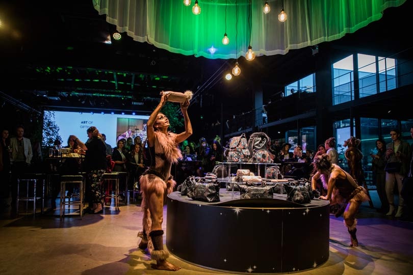 Kipling deelt voorproef van zijn nieuwe merkrichting Kipling deelt voorproef van zijn nieuwe merkrichting