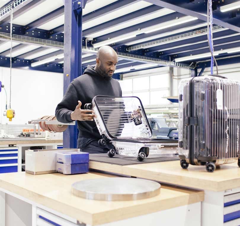 Rimowa slaat de handen ineen met Off-White Rimowa slaat de handen ineen met Off-White